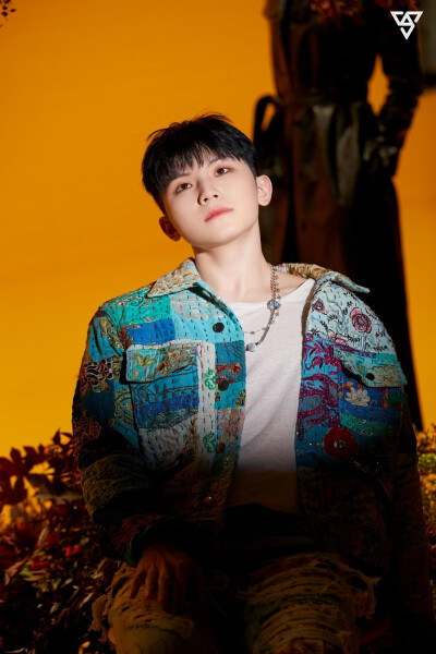 李知勋（WOOZI）