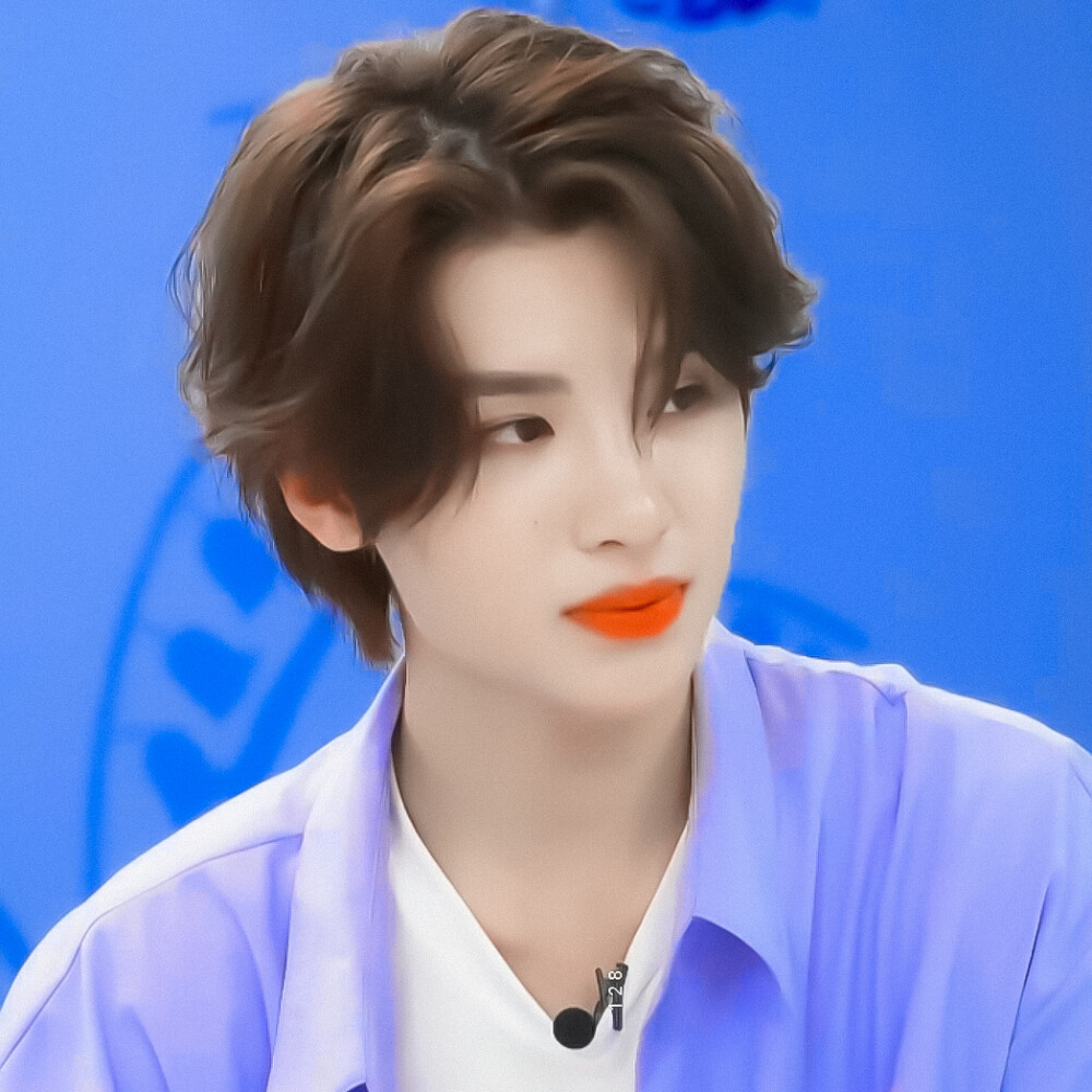 -黄明昊 °
原截：江纪然