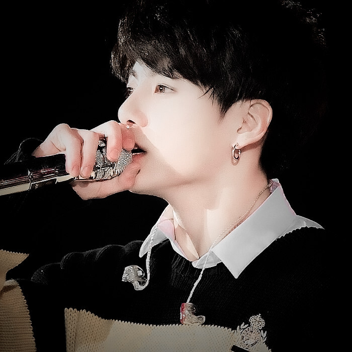 JK///黑膠唱片中的隱藏的愛戀.L'amour.
背景江秦.