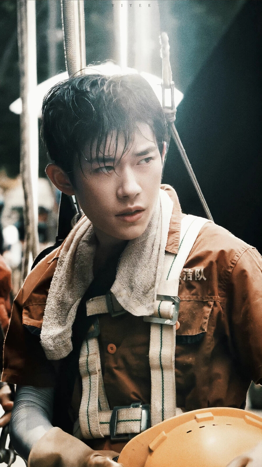 易烊千玺 电影奇迹笨小孩