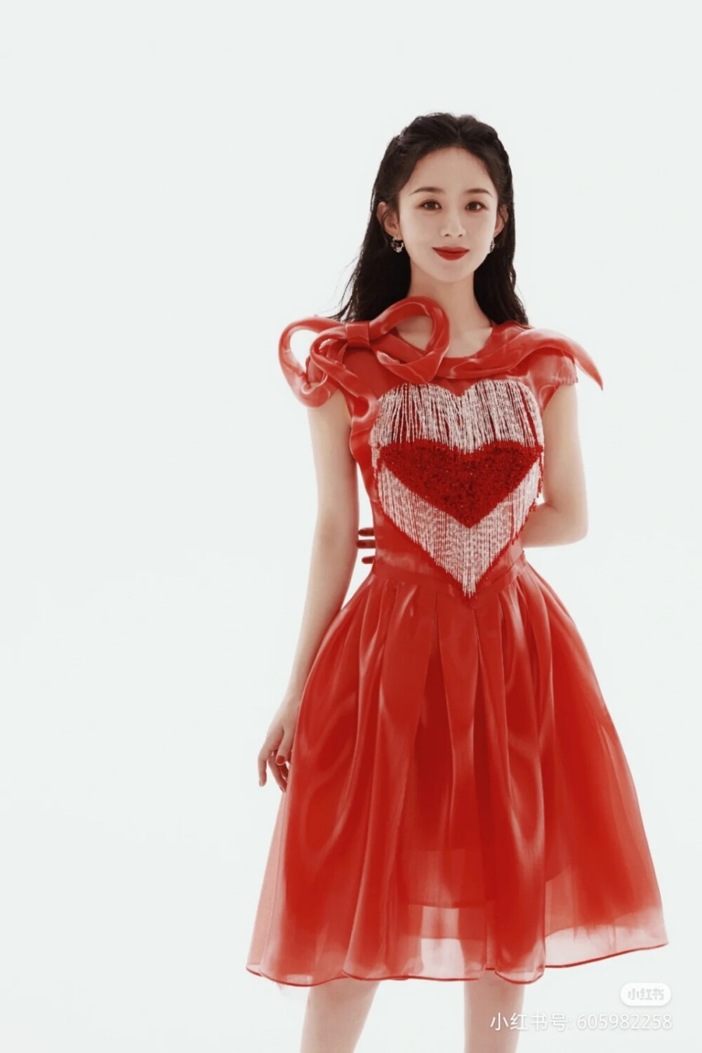 姐姐的新年美图(ღ˘⌣˘ღ)
侵权删