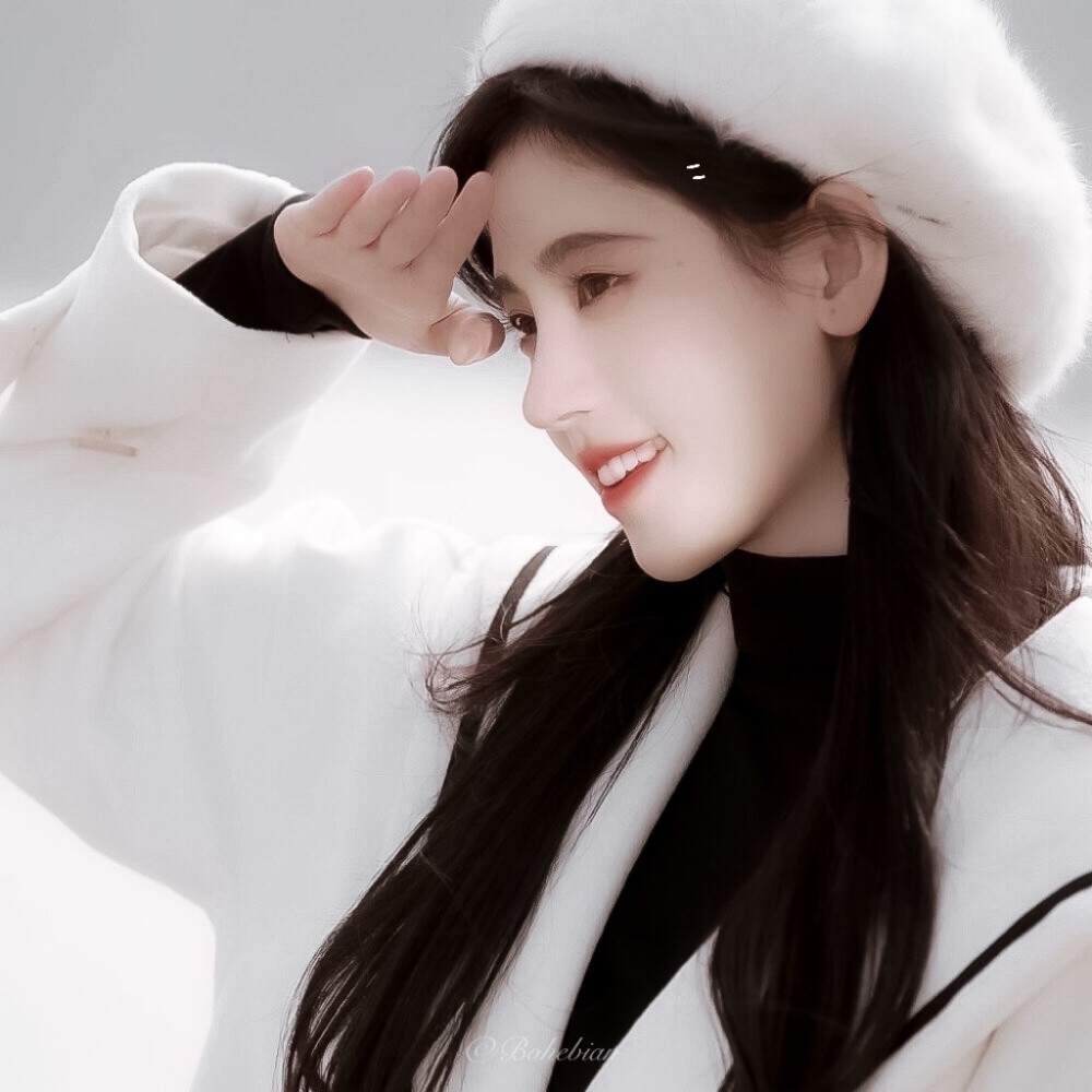 要学会大大方方的表达爱意 爱不是冷冰冰 爱是炙热的 永远都是 笨蛋才会说反话 笨蛋才会把喜欢的人越推越远