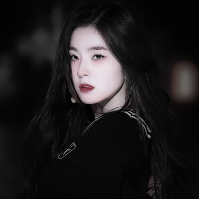 Who says standing in the light is a hero
：Face value goblin
Irene'
