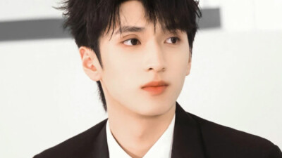 严浩翔|橙光素材
侵权即删！