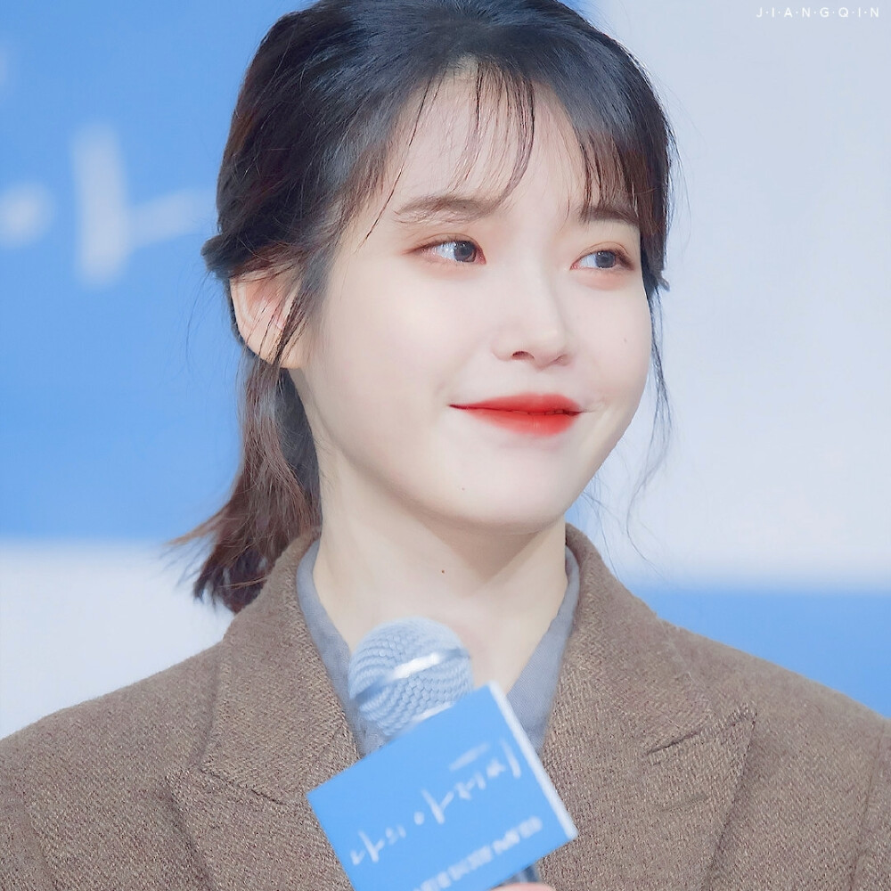 李知恩IU
爱豆头像