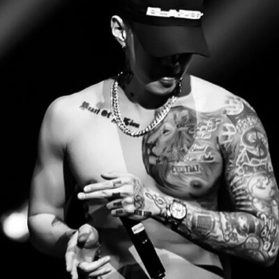 真人男生头像 ｜ 高清男头 ｜ 拿图点赞
Jay Park 朴宰范 .
童颜男友 ​​​