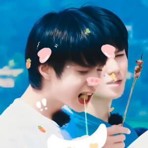 “香菜 芹菜真的很苦 为什么大人都喜欢 还说不苦的好好吃”

·刘耀文 张真源 丁程鑫｜贴纸江时树｜☃️生姜坊头牌