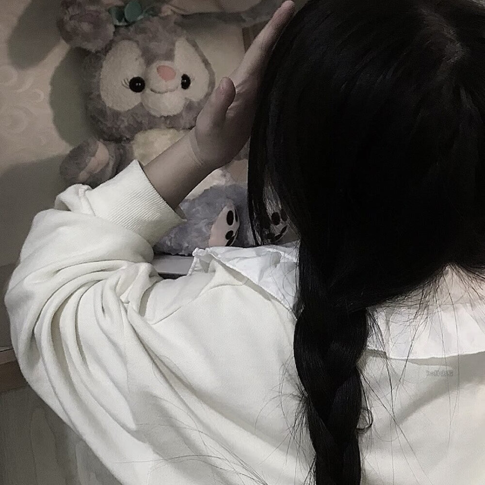 女头./
“有的歌光听前奏就很心动，有的人光是遇见就很like.”