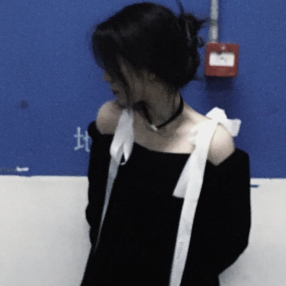 女头./
“有的歌光听前奏就很心动，有的人光是遇见就很like.”