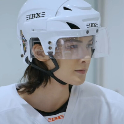 朱正廷可二改/简介
《冰球少年》