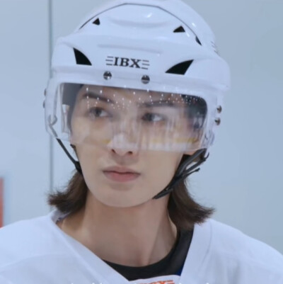 朱正廷可二改/简介
《冰球少年》