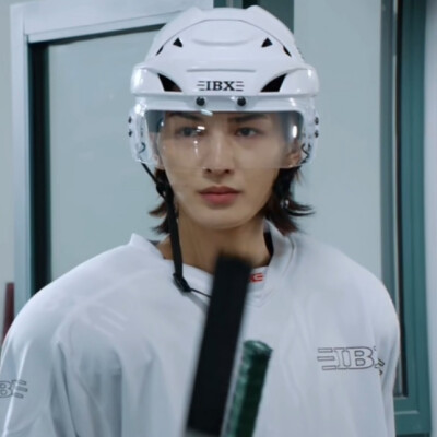 朱正廷可二改/简介
《冰球少年》