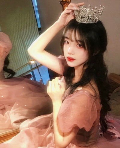 该换头像了 女生头像
记得点赞和收藏哦（礼貌拿图）