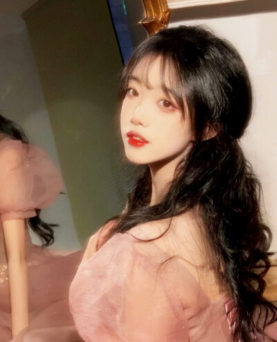 该换头像了 女生头像
记得点赞和收藏哦（礼貌拿图）