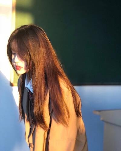 该换头像了 女生头像
记得点赞和收藏哦（礼貌拿图）