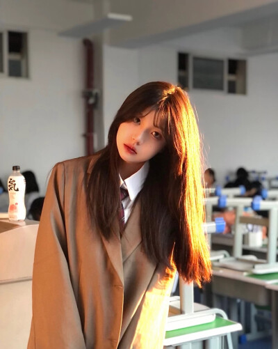 该换头像了 女生头像
记得点赞和收藏哦（礼貌拿图）