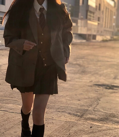 该换头像了 女生头像
记得点赞和收藏哦（礼貌拿图）