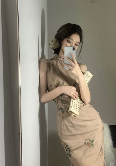 该换头像了 女生头像
记得点赞和收藏哦（礼貌拿图）