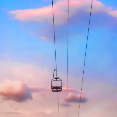 
我的脑袋是个小小星球，每天只有你开着月亮列车巡游 °
©LinnHope_xi
cr.HOPESMILING
