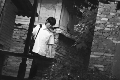 时代少年团 宋亚轩
“看得到太阳吗？”
cr.春野漫巡｜宋亚轩/TheBlossom繁华_宋亚轩