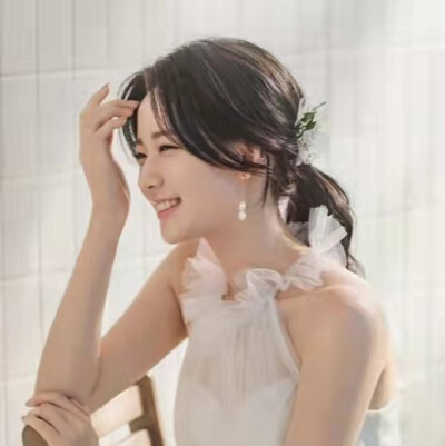 刚完婚，感谢祝福，诚邀各位改改家妻。不注