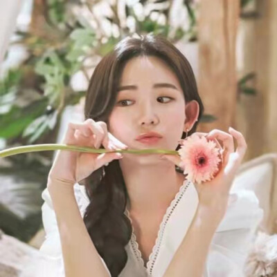 刚完婚，感谢祝福，诚邀各位改改家妻。不注