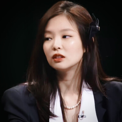 金珍妮Jennie。
陈灿 原截宋呓暻