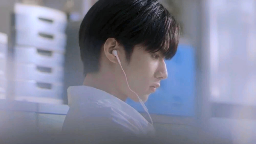 原小歪爱吃饭/刘耀文
“听我说，你输了”