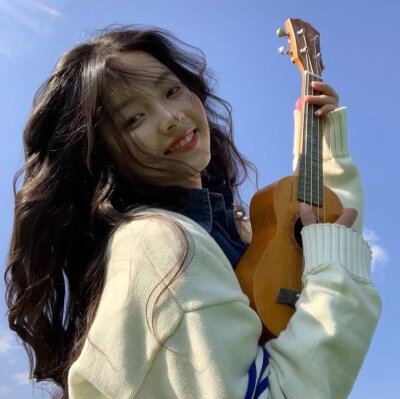 喜欢海 喜欢花 喜欢日出和日落 浪漫的年纪别活的太无趣.