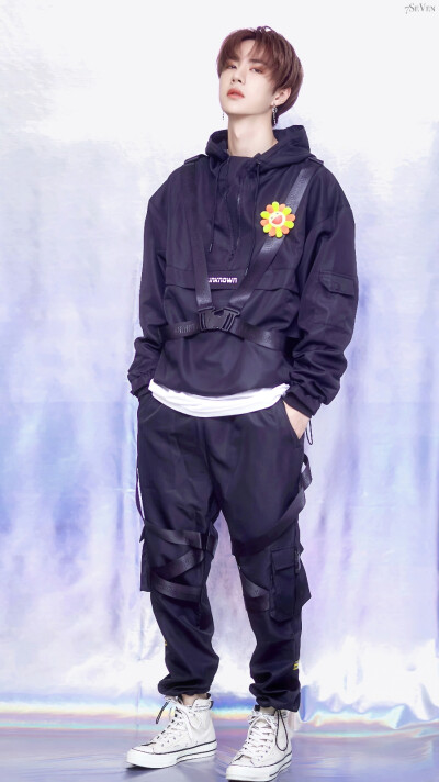 ♕帅到失语♛ cr:logo