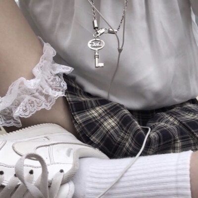 ⁡
廾
⁡