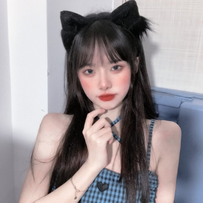 女
