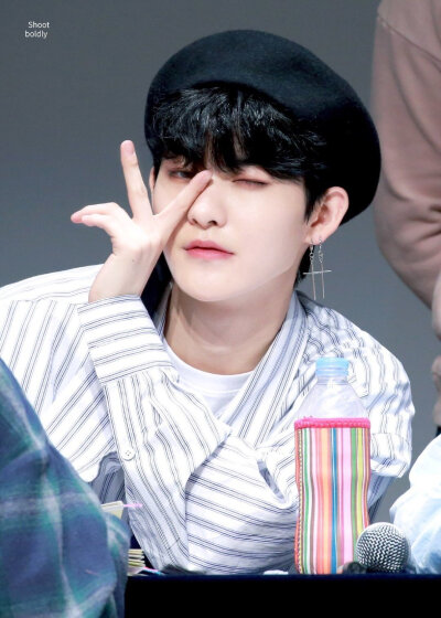 花盛开就是一句，夜漫过就是一篇。