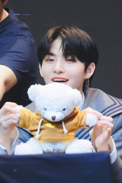 花盛开就是一句，夜漫过就是一篇。