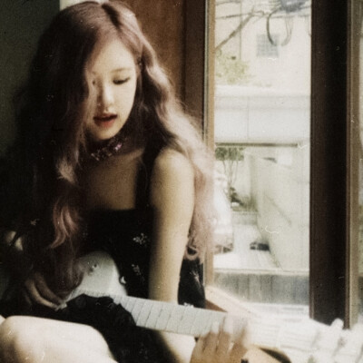 「 だからいつも そばにいてよ｀ Rose／所以一直 留在我身边吧 」