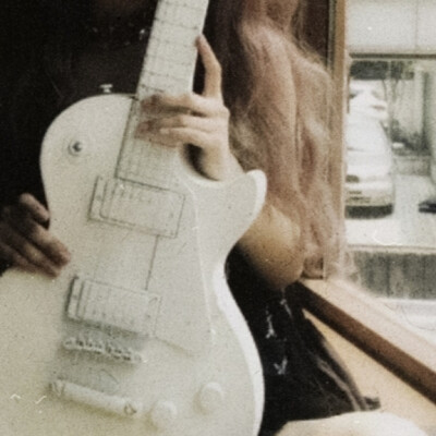 「 だからいつも そばにいてよ｀ Rose／所以一直 留在我身边吧 」