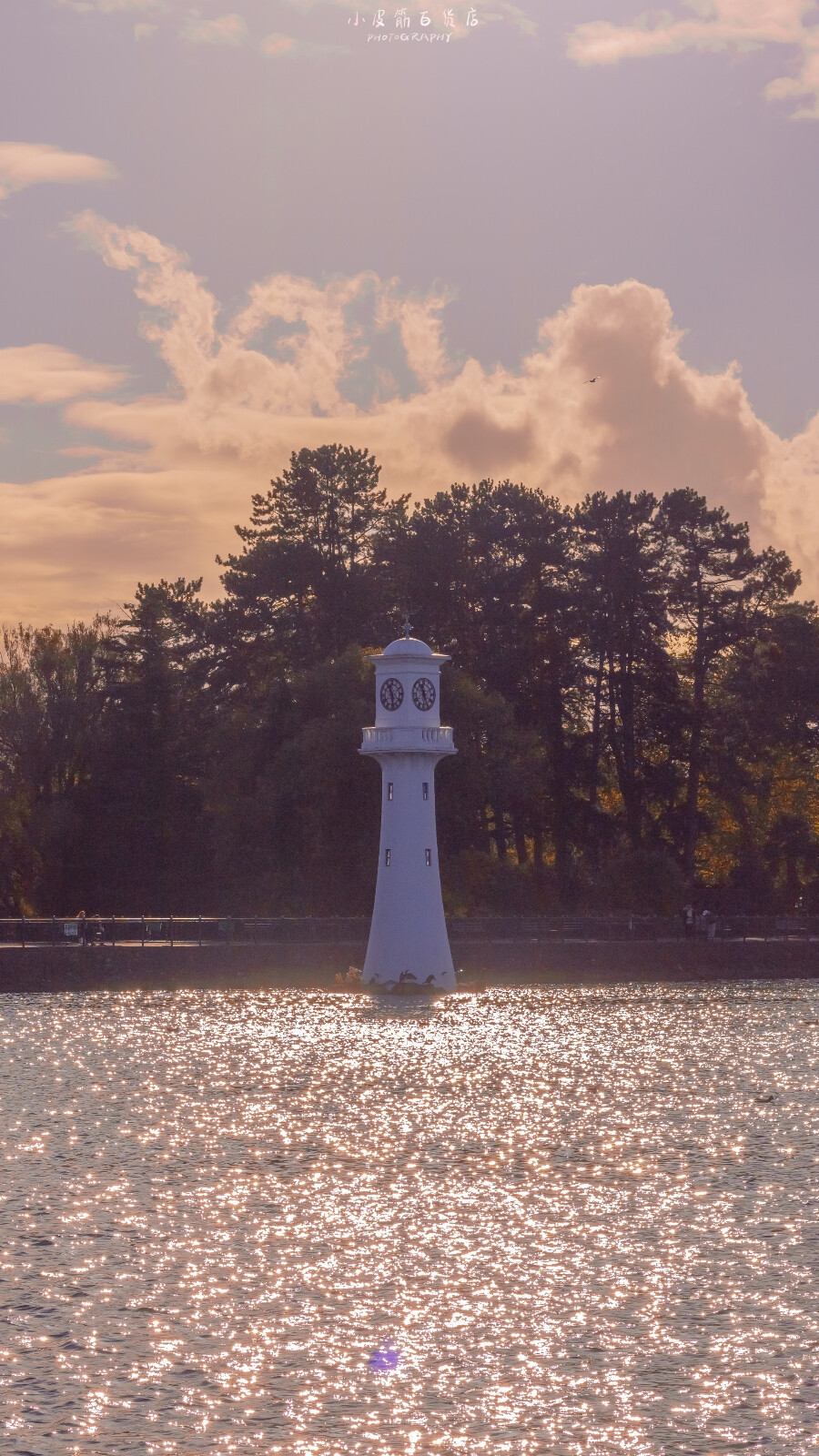 水面上有好多星星欸
Roath Park, Cardiff
by.@小皮筋百货店