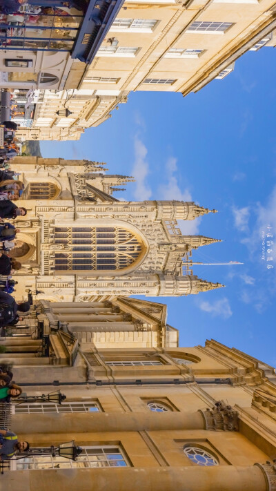 “没有谁会踏雾而来 喜欢的风景要自己去看”
Bath.England
by.@小皮筋百货店