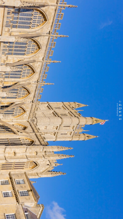 “没有谁会踏雾而来 喜欢的风景要自己去看”
Bath.England
by.@小皮筋百货店