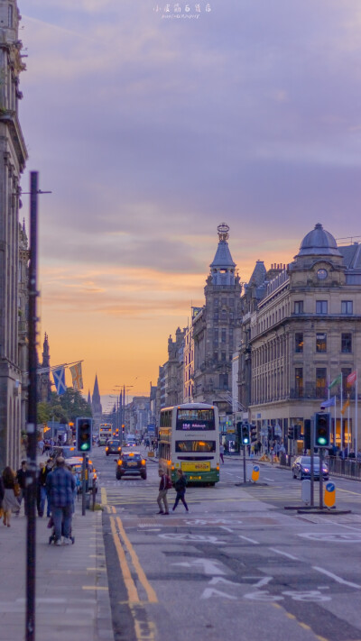 “改变能改变的 接受不能改变的 你热爱生活 便会被生活治愈”
Edinburgh
by.@小皮筋百货店