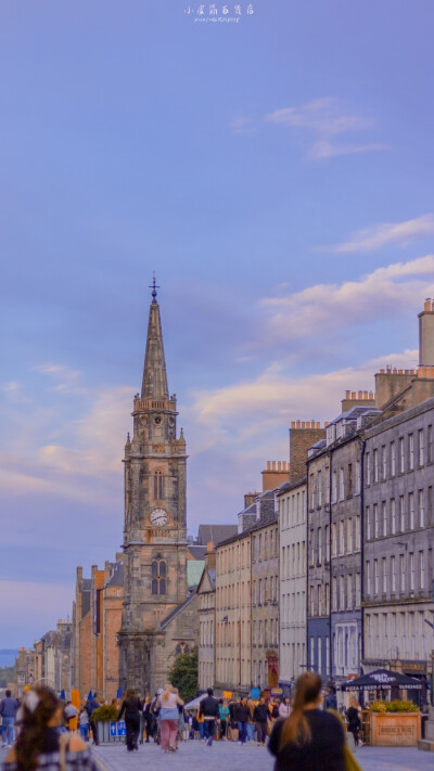“改变能改变的 接受不能改变的 你热爱生活 便会被生活治愈”
Edinburgh
by.@小皮筋百货店