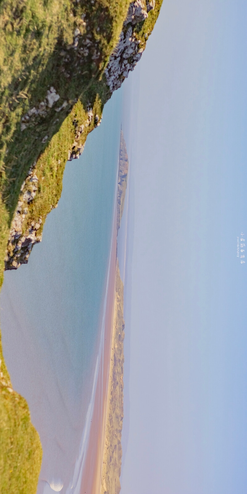 “听说 Rhossili被称为唯一能挽回爱情的地方 你要来试一试吗”
Rhossili，Swansea
by.@小皮筋百货店