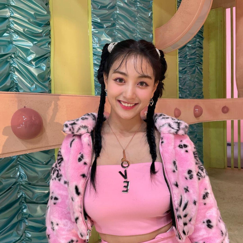 JIHYO 朴志效