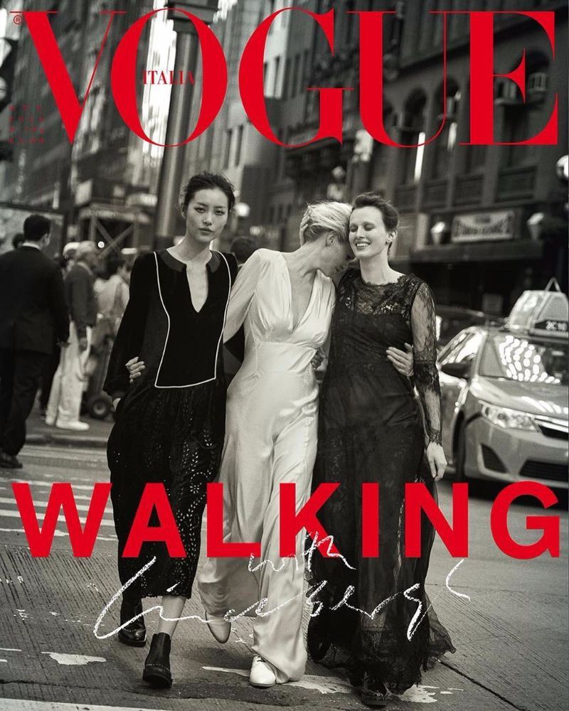 Vogue Italia October 2016 "Walking"
Photography : Peter Lindbergh
Styling : Julia von Boehm
Models: 刘雯, Carolyn Murphy, Isabeli Fontana, Karen Alexander, Karen Elson, Lara Stone, Milla Jovovich, Amber Valletta, Adriana Lima, Eva Herzigova, Tao Okamoto, Liya Kebede, Sasha Pivovarova and more