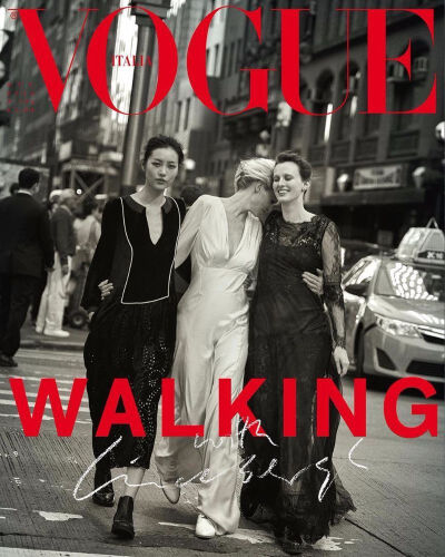 Vogue Italia October 2016 "Walking"
Photography : Peter Lindbergh
Styling : Julia von Boehm
Models: 刘雯, Carolyn Murphy, Isabeli Fontana, Karen Alexander, Karen Elson, Lara Stone, Milla Jovovich, Amb…