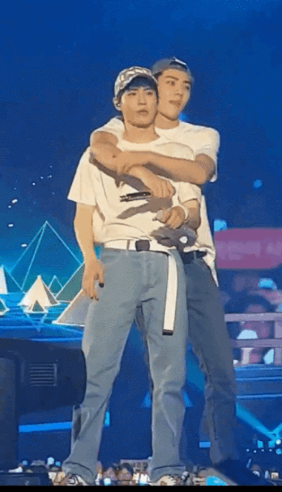 吴•粘人精•世勋