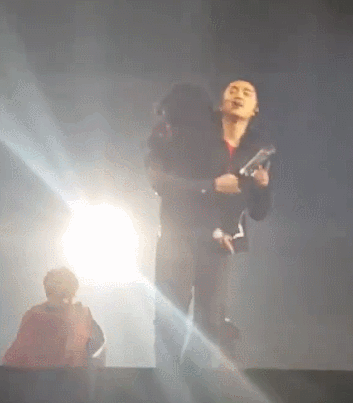 吴•粘人精•世勋