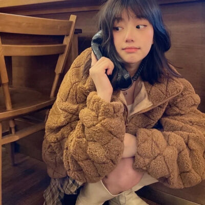 #女生头像
二转标注腾讯看点杨七头像库