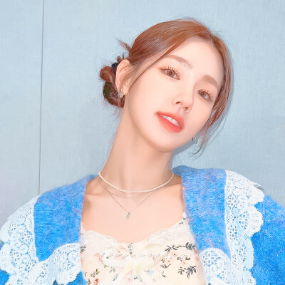 
 »“浓密的眼睫毛让它眨进你心间”…(贴贴～)
