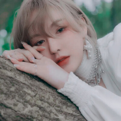 “月上心头，神明也难免落俗。”
©官图
